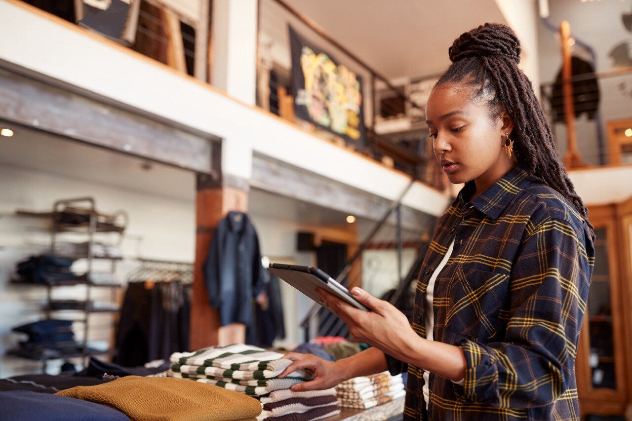 Global retailer minimized legacy Oracle analytics costs Global retailer minimized legacy Oracle analytics costs