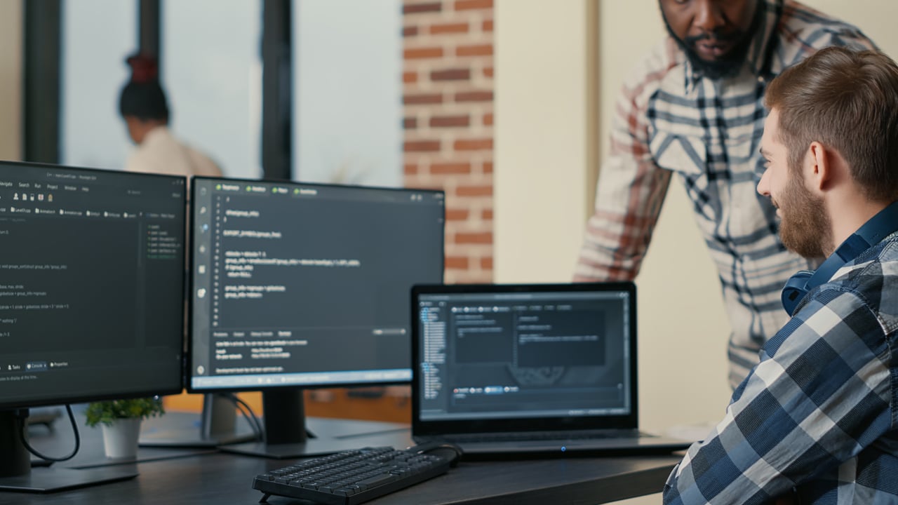 Supply chain leader secured total operational control via OCI migration.